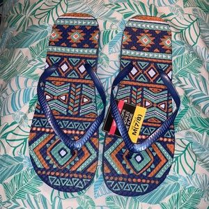 Women’s size 7 flip flops